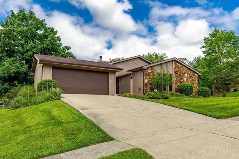 121 Farmington Dr, Hamilton, OH 45013