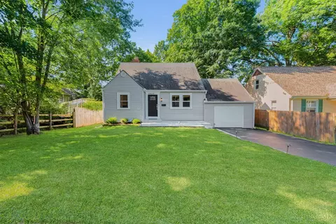 Exterior - 6923 Buckingham Pl, Cincinnati, OH 45227 photo 2 of 17