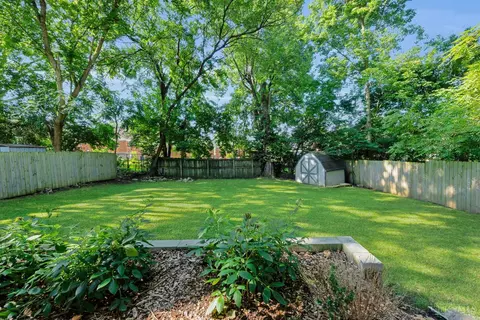 Exterior - 6923 Buckingham Pl, Cincinnati, OH 45227 photo 7 of 17
