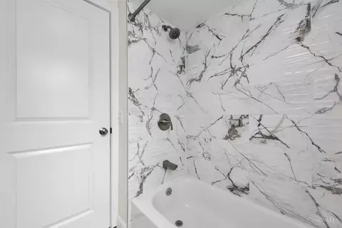 Bath - 6923 Buckingham Pl, Cincinnati, OH 45227 photo 4 of 13