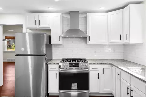 Kitchen - 6923 Buckingham Pl, Cincinnati, OH 45227 photo 3 of 3