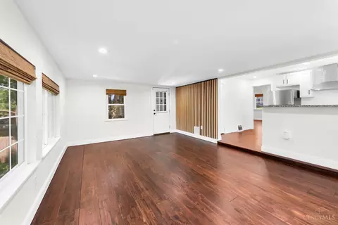 Living - 6923 Buckingham Pl, Cincinnati, OH 45227 photo 2 of 5