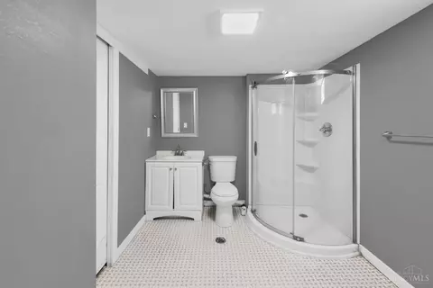 Bath - 6923 Buckingham Pl, Cincinnati, OH 45227 photo 10 of 13
