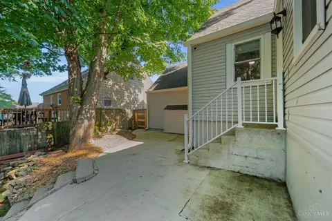 Exterior - 6923 Buckingham Pl, Cincinnati, OH 45227 photo 10 of 17