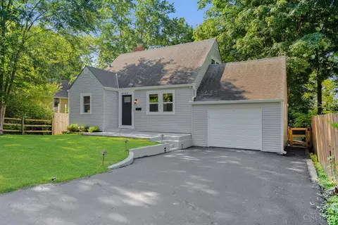 Exterior - 6923 Buckingham Pl, Cincinnati, OH 45227 photo 4 of 17