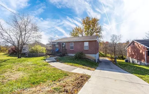 8925 Pippin Rd, Cincinnati, OH 45251