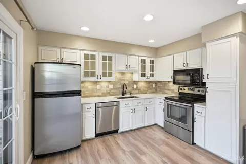 Kitchen - 7258 Galbraith Rd, Cincinnati, OH 45243 photo 1 of 3