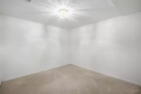 Bedroom - 7258 Galbraith Rd, Cincinnati, OH 45243 photo 3 of 4