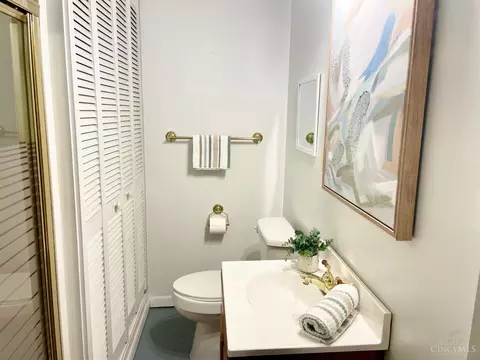 Bath - 7258 Galbraith Rd, Cincinnati, OH 45243 photo 7 of 7