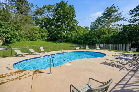 Exterior - 7258 Galbraith Rd, Cincinnati, OH 45243 photo 2 of 2