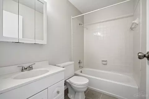 Bath - 7258 Galbraith Rd, Cincinnati, OH 45243 photo 5 of 6