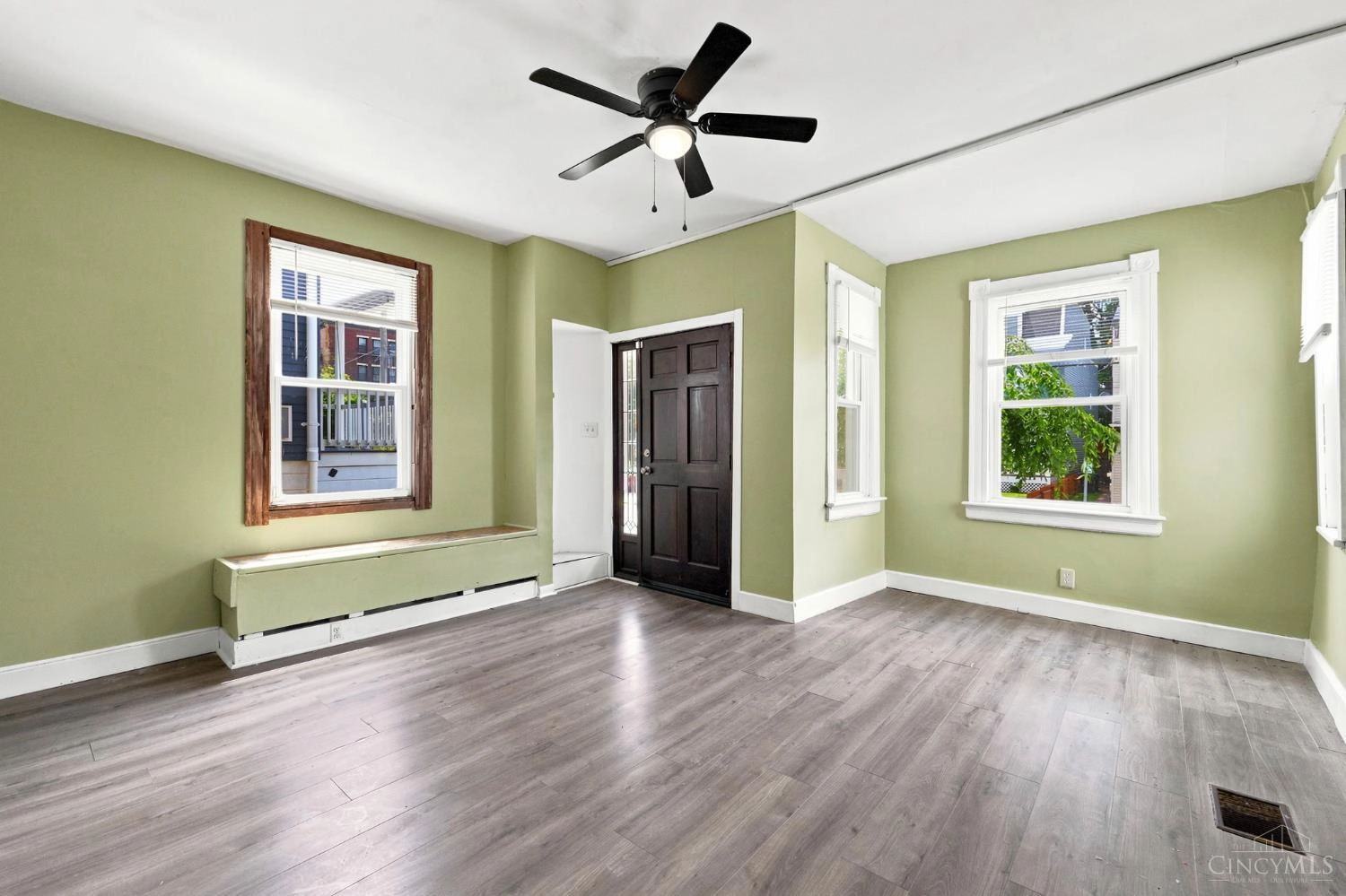 Living - 2530 Hemlock St, Cincinnati, OH 45206 photo 3 of 3