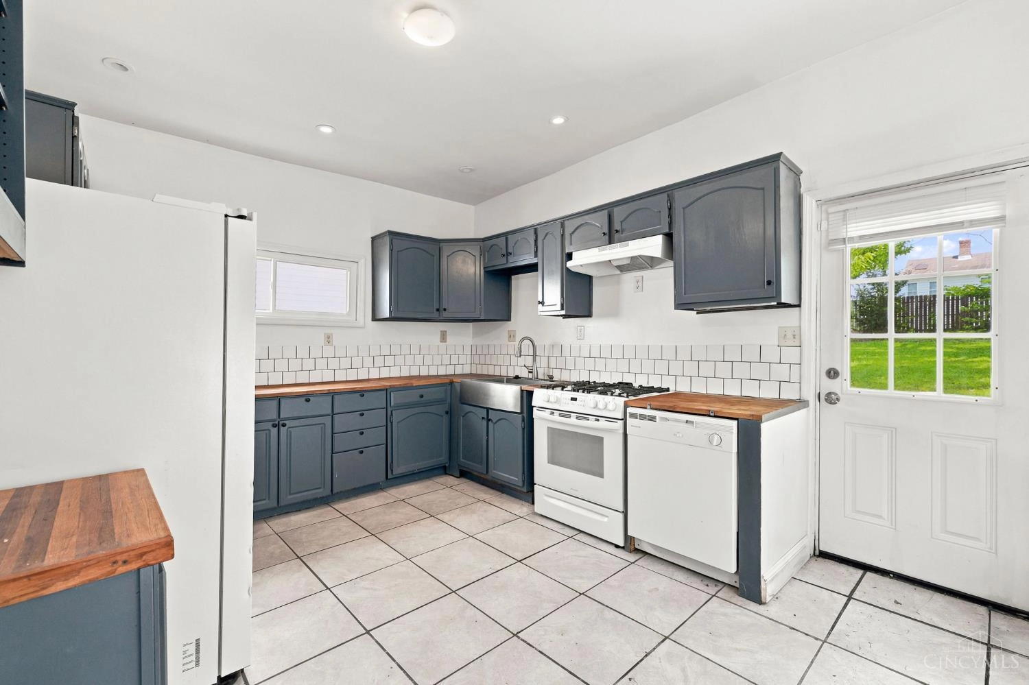 Kitchen - 2530 Hemlock St, Cincinnati, OH 45206 photo 1 of 3