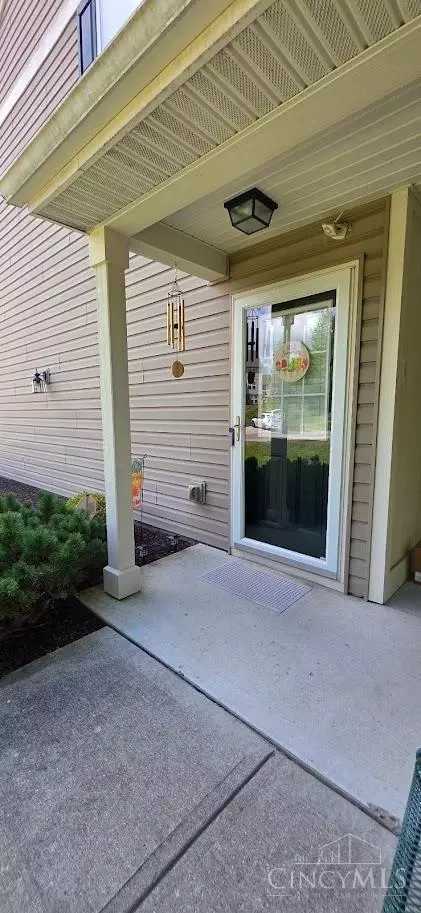 Exterior - 1002 Lost Xing, Cincinnati, OH 45231 photo 3 of 6