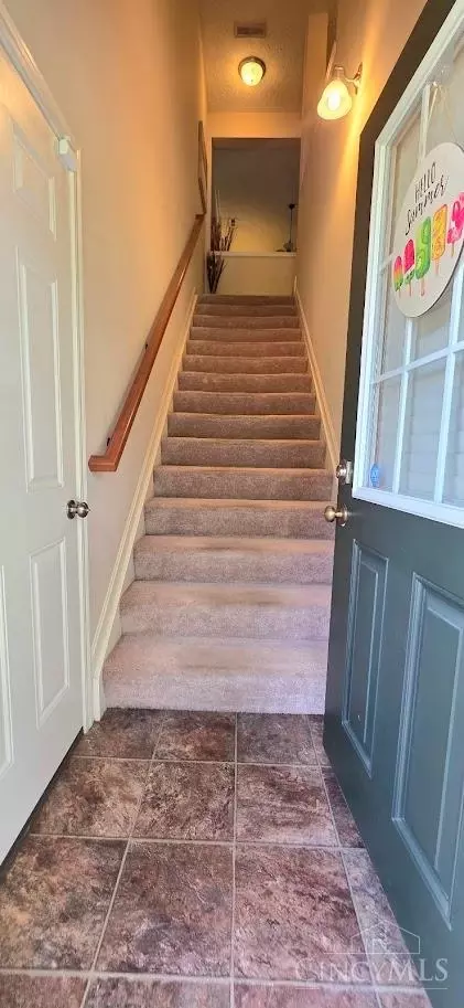 Entry Way - 1002 Lost Xing, Cincinnati, OH 45231 photo 1 of 5