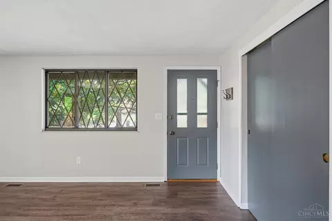 Entry Way - 491 Halifax Cir, Cincinnati, OH 45244 photo 1 of 3