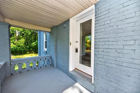 Exterior - 904 Locust Corner Rd, Cincinnati, OH 45245 photo 2 of 13