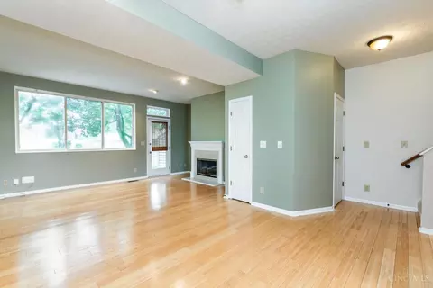 Living - 2452 Doeview Ct, Cincinnati, OH 45230 photo 2 of 6