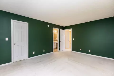 Bedroom - 2452 Doeview Ct, Cincinnati, OH 45230 photo 3 of 5