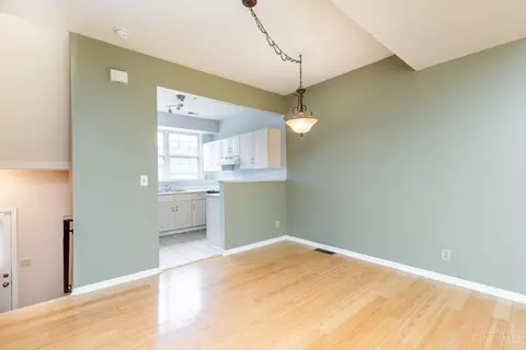 Living - 2452 Doeview Ct, Cincinnati, OH 45230 photo 5 of 6