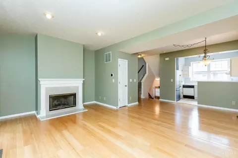 Living - 2452 Doeview Ct, Cincinnati, OH 45230 photo 4 of 6