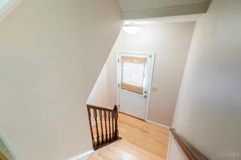 Entry Way - 2452 Doeview Ct, Cincinnati, OH 45230 photo 2 of 3