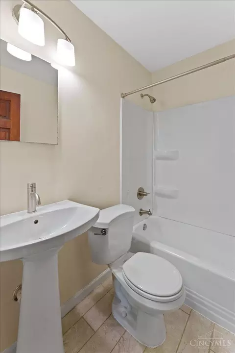 2304 Galbraith Rd, Cincinnati, OH 45237 photo 27