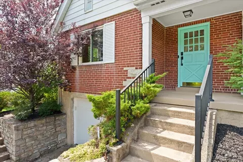 2304 Galbraith Rd, Cincinnati, OH 45237 photo 3