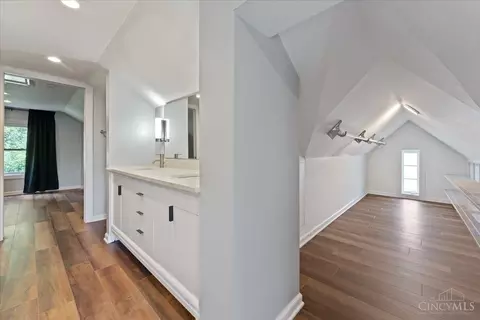 2304 Galbraith Rd, Cincinnati, OH 45237 photo 19