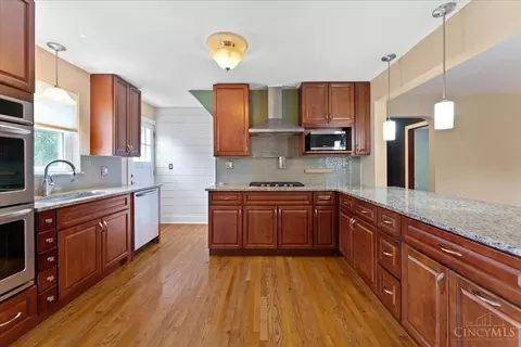 2304 Galbraith Rd, Cincinnati, OH 45237 photo 9