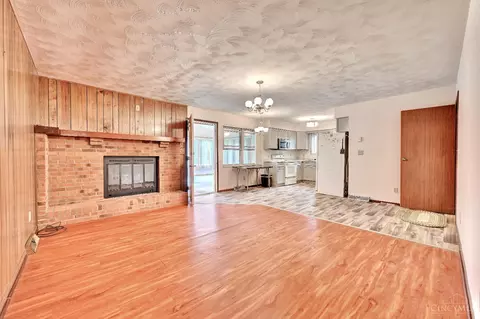 Living - 8043 Dimmick Rd, West Chester, OH 45241 photo 3 of 5