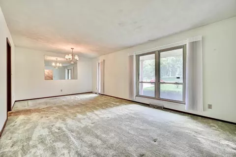 Living - 8043 Dimmick Rd, West Chester, OH 45241 photo 2 of 5
