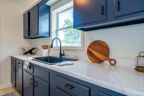 Kitchen - 1024 Ansel Dr, Kettering, OH 45419 photo 4 of 5