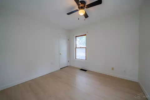 Bedroom - 1024 Ansel Dr, Kettering, OH 45419 photo 5 of 6