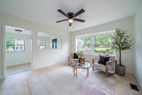 Living - 1024 Ansel Dr, Kettering, OH 45419 photo 2 of 8