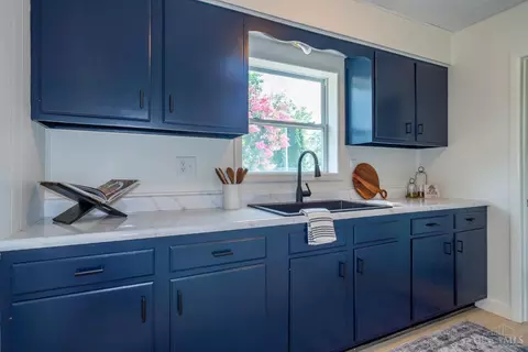 Kitchen - 1024 Ansel Dr, Kettering, OH 45419 photo 1 of 5