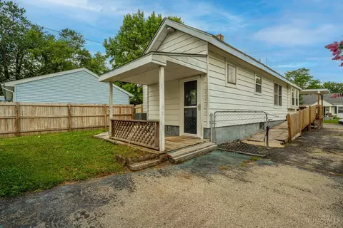 Exterior - 1024 Ansel Dr, Kettering, OH 45419 photo 5 of 7