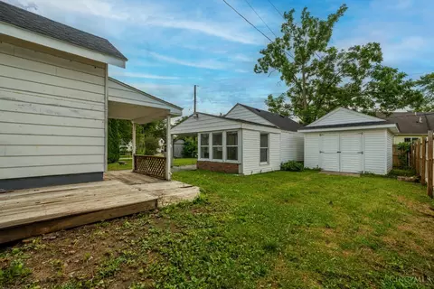 Exterior - 1024 Ansel Dr, Kettering, OH 45419 photo 6 of 7