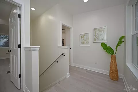 Entry Way - 5748 Bramble Ave, Cincinnati, OH 45227 photo 2 of 4