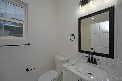 Bath - 5748 Bramble Ave, Cincinnati, OH 45227 photo 4 of 5