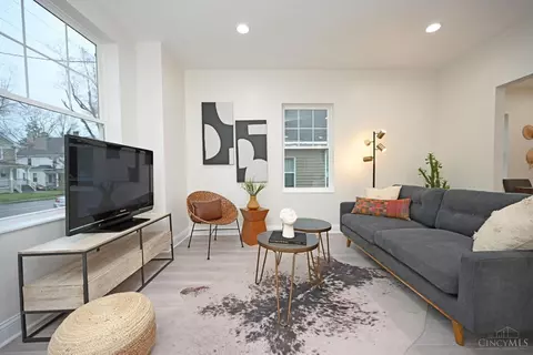 Living - 5748 Bramble Ave, Cincinnati, OH 45227 photo 3 of 4