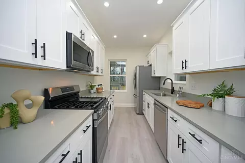 Kitchen - 5748 Bramble Ave, Cincinnati, OH 45227 photo 2 of 3