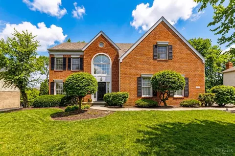 8067 Hunters Ridge Dr, West Chester, OH 45069