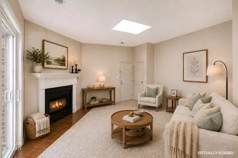 9516 Woodland Hills Dr, West Chester, OH 45011