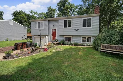 1739 Del Rio Dr, Hamilton, OH 45013