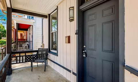 Exterior - 2224 Victor St, Cincinnati, OH 45219 photo 1 of 6