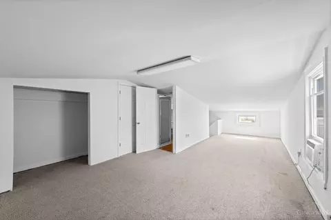 Bedroom - 2224 Victor St, Cincinnati, OH 45219 photo 5 of 7