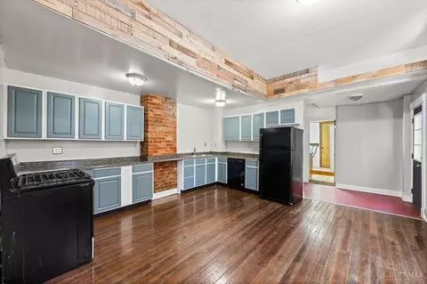 Entry Way - 2224 Victor St, Cincinnati, OH 45219 photo 1 of 5