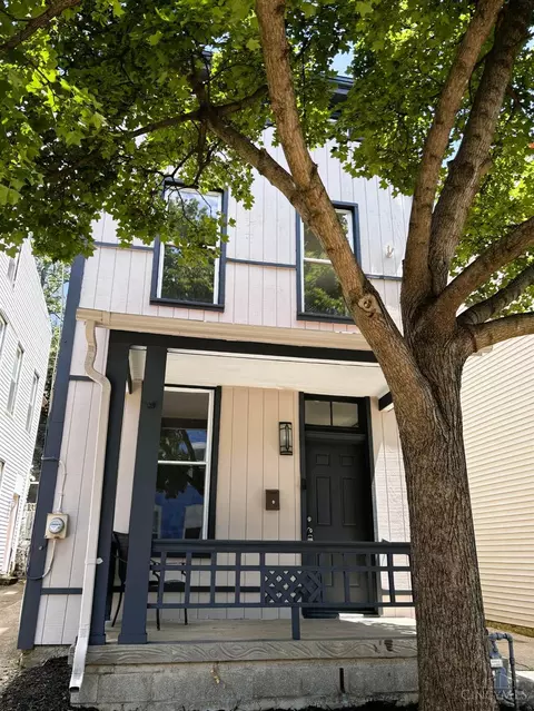 Exterior - 2224 Victor St, Cincinnati, OH 45219 photo 2 of 6
