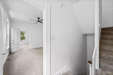 Entry Way - 2224 Victor St, Cincinnati, OH 45219 photo 4 of 5